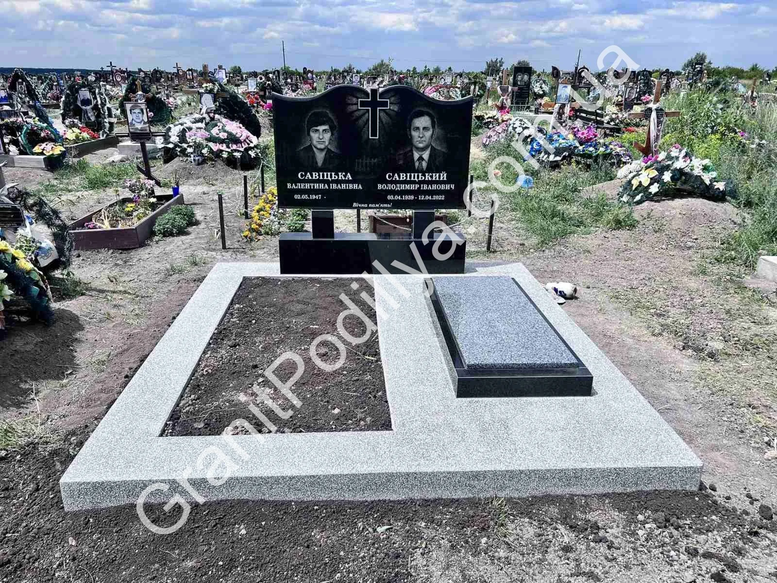 Подвійний пам'ятник з граніту - Кам'янець-Подільський | GranitPodillya